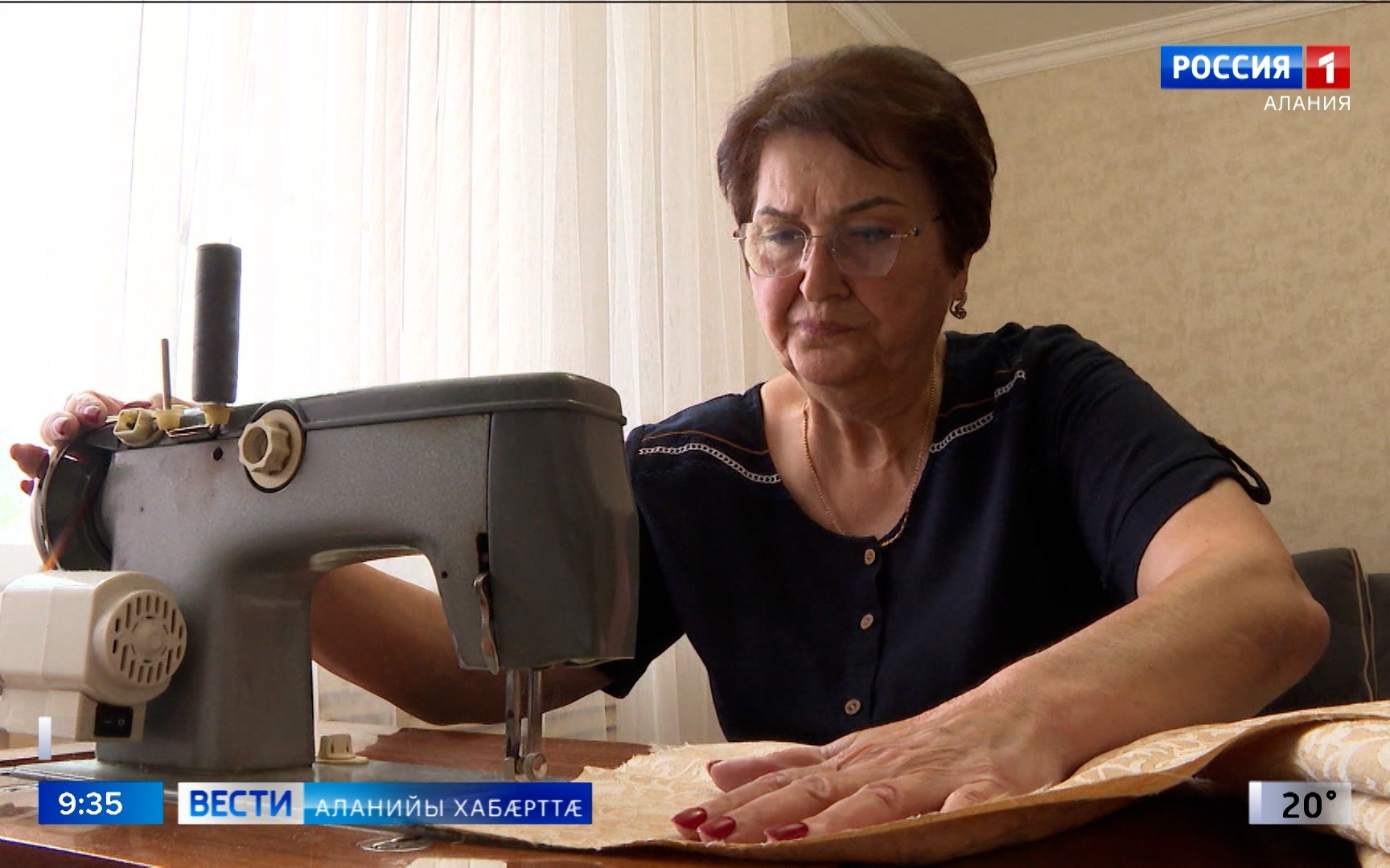 Тускъаты Эльвирæ æмгуыстад кæны куыстуат "Согрей солдата"-имæ