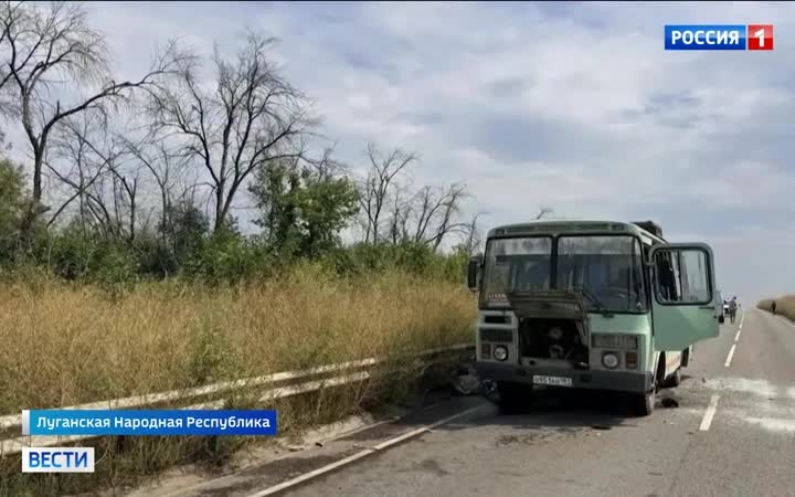 Одну из раненых при атаке украинского дрона на автобус в ЛНР перевезли в Луганскую республиканскую больницу