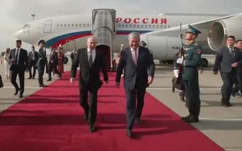 Новые кадры из Бишкека, где торжественно встретили Владимира Путина