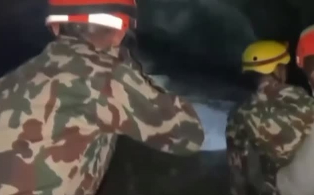Поиск пропавших туристов в заваленном тоннеле ГЭС в Непале продолжается.