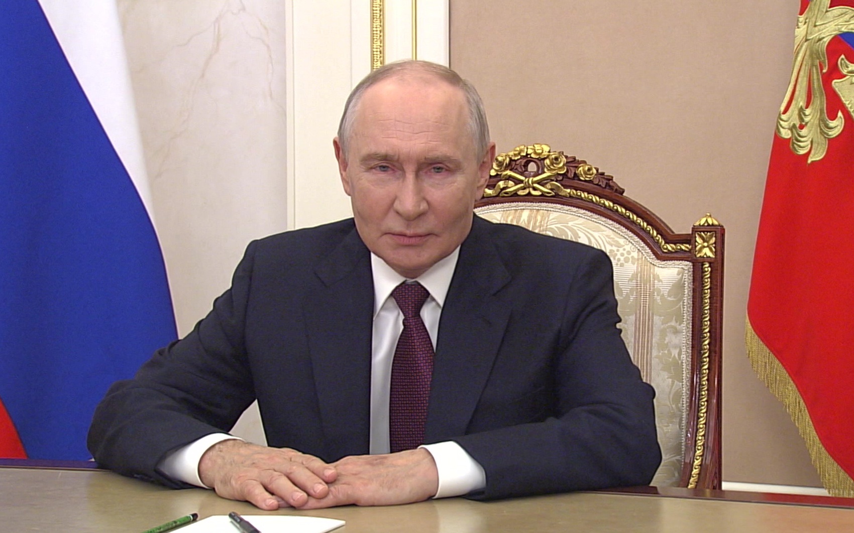 Владимир Путин призывает молодёжь к новым достижениям в день знаний.