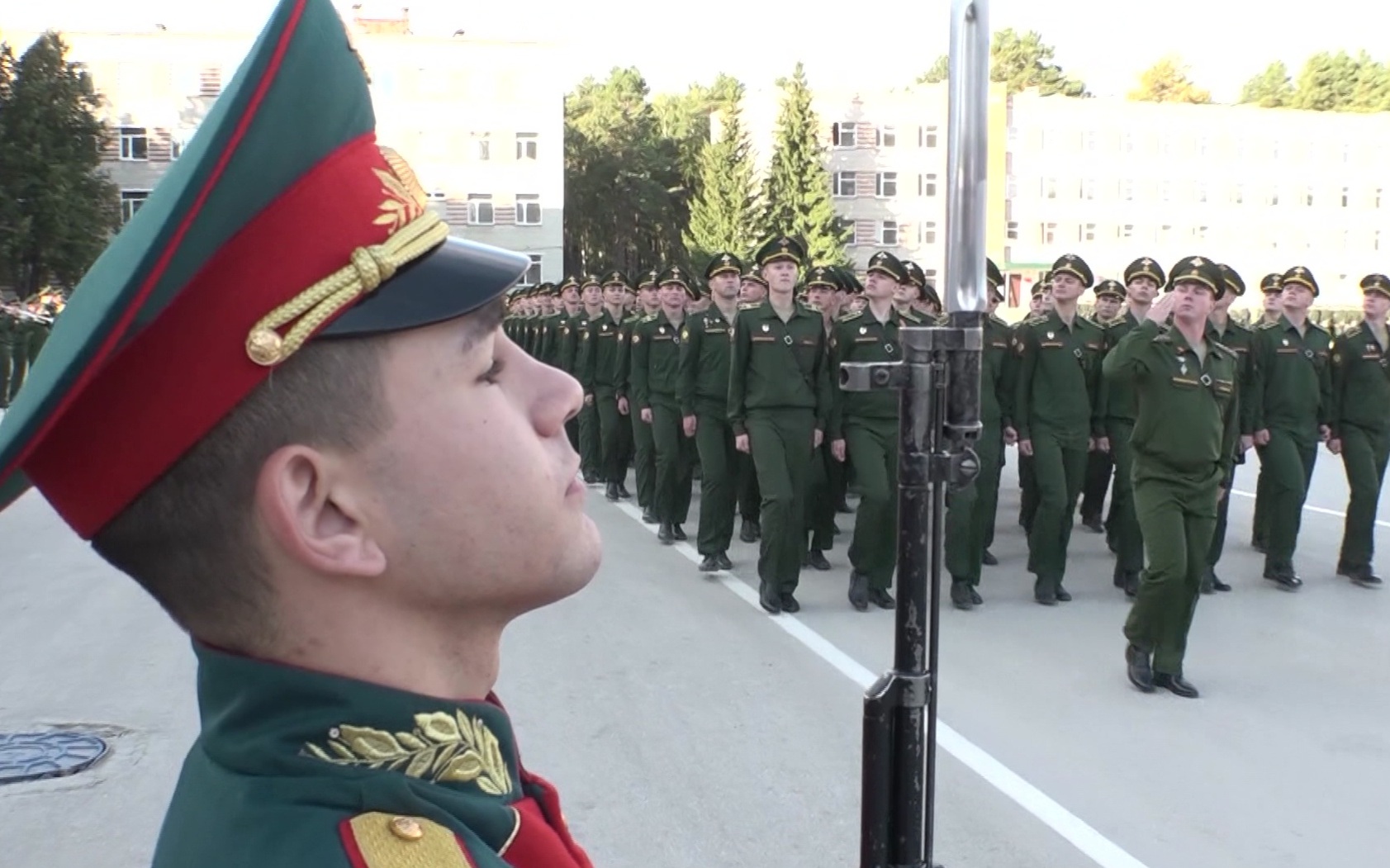 В Новосибирском высшем военном командном училище открыли новые современные казармы