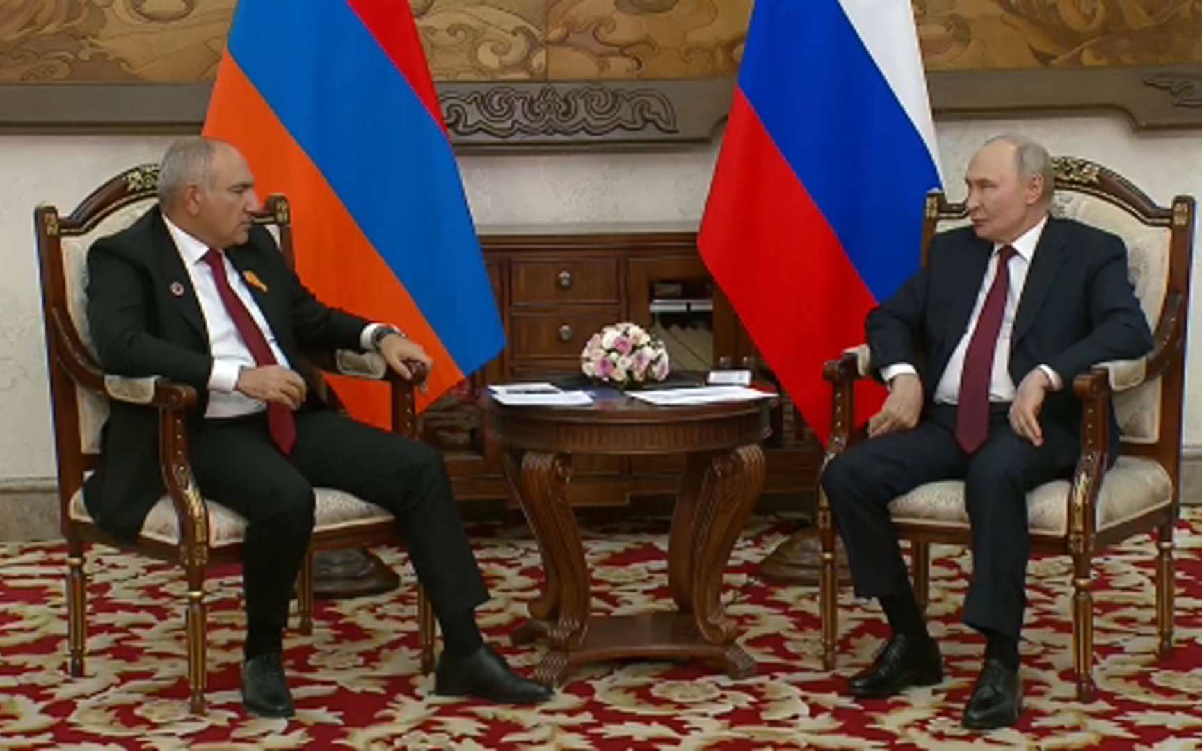 Путин призвал Ереван сделать выбор между сближением с ЕС и участием в ЕАЭС