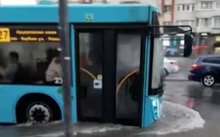 Сильные дожди в Москве и Санкт-Петербурге: рекордные осадки и наводнения