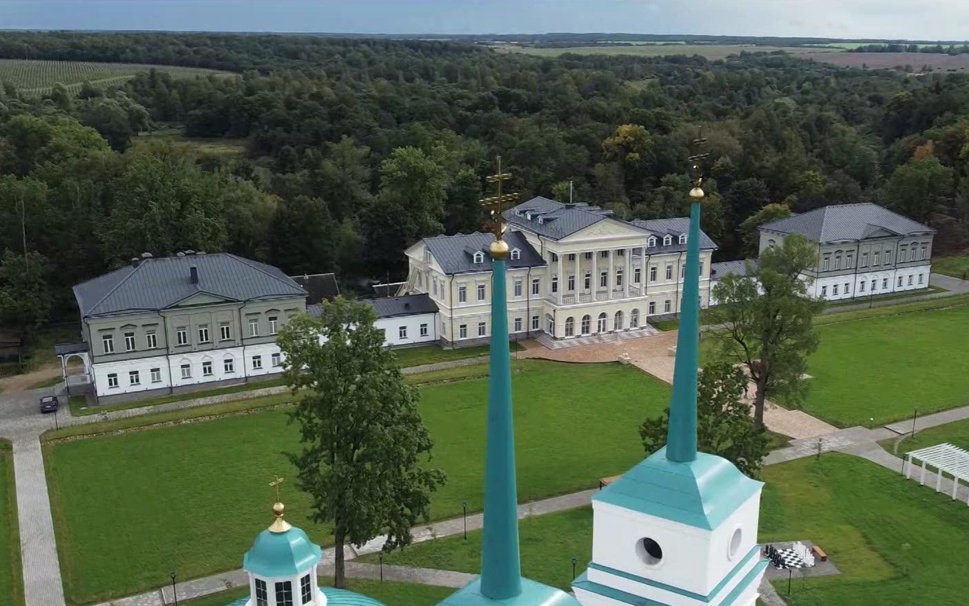 В Смоленской области открыли шахматный клуб на территории имения XVIII века