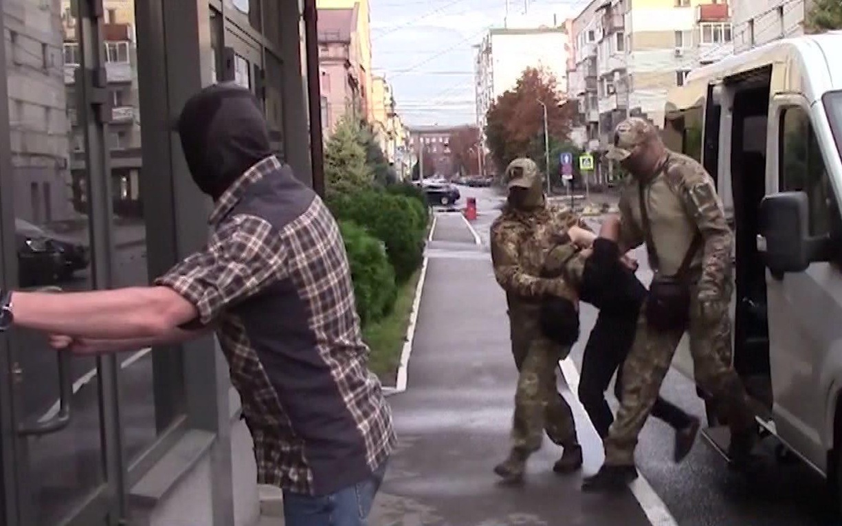 Подозреваемый в покушении на военного задержан в Астраханской области