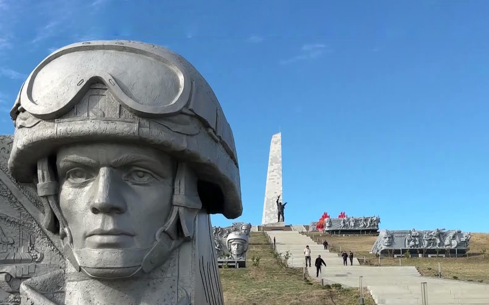 На Саур-Могилу в годовщину освобождения Донбасса доставили мощи Дмитрия Донского