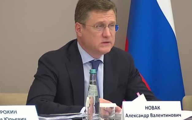 Анти-монопольная служба возбудила дела по завышению цен на топливо.

Память о блокаде Ленинграда почтили на Пискаревском кладбище.