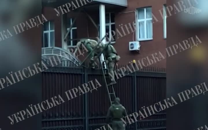 Генеральный прокурор Украины подал в отставку на фоне коррупционного скандала