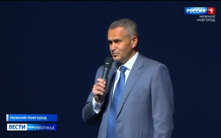 Театральный теплоход причалил к Нижневолжской набережной