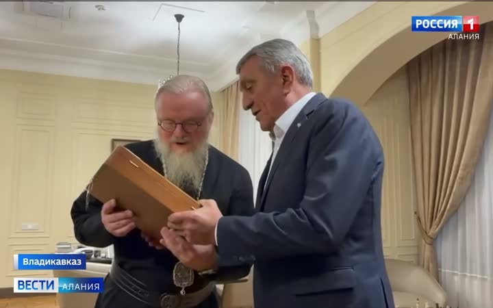 Сергей Меняйло поздравил с 55-летием архиепископа Владикавказского и Аланского Герасима