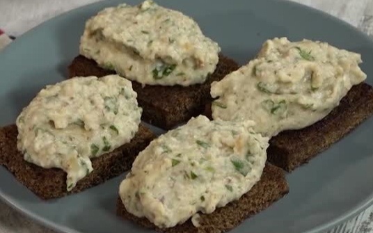 Перловая каша и паштет из фасоли
