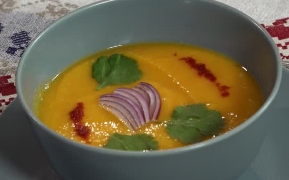 Печенье маковое с карамелью и морковный суп-пюре