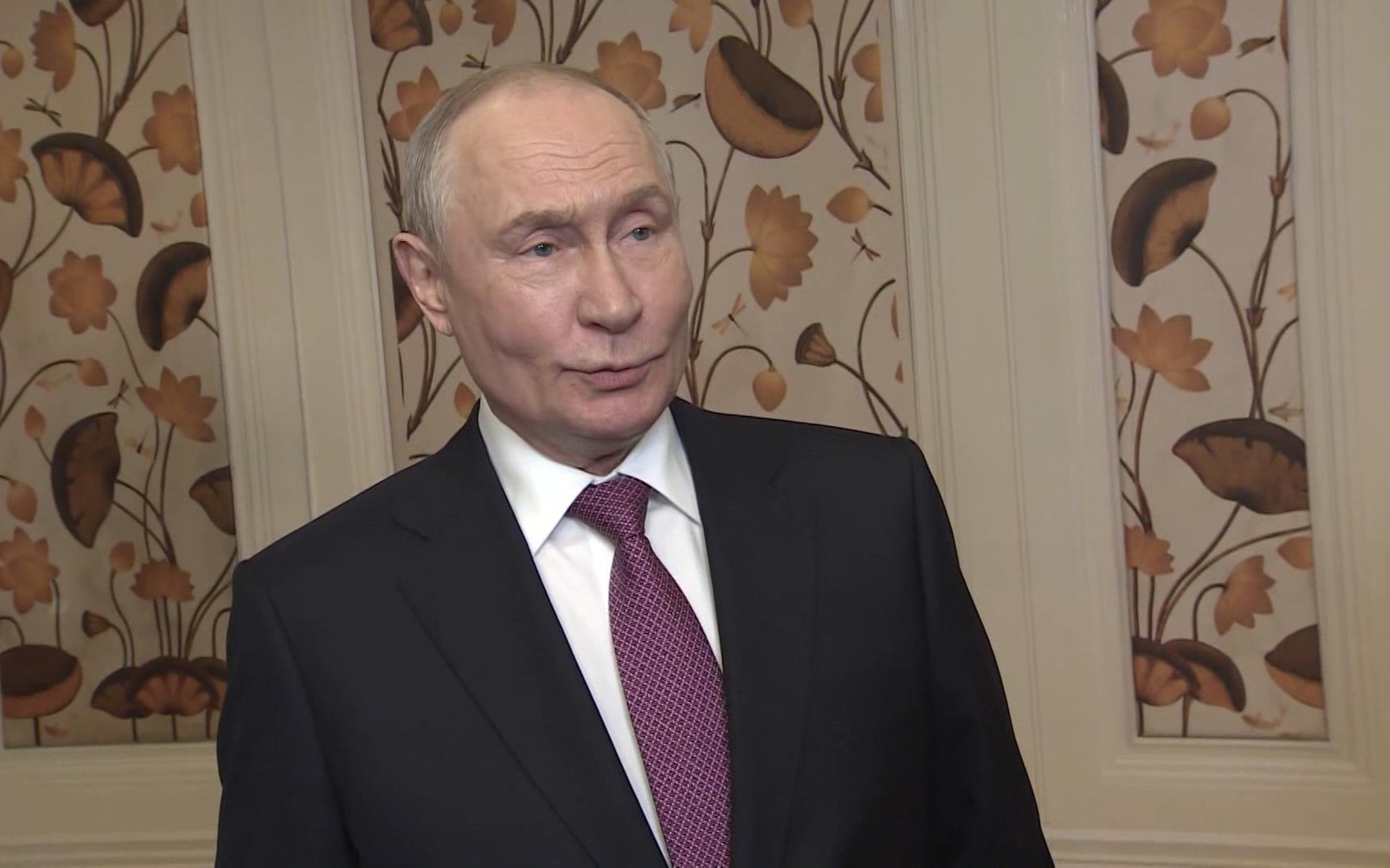 Владимир Путин в Нью-Дели: Ввод европейских войск на Украину будет означать прямую войну с Россией