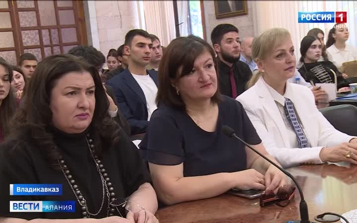 Современные проблемы гуманитарной науки обсудили участники школы-конференции молодых ученых