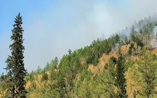 Молния вызвала крупный пожар в Саяно-Шушенском заповеднике: десантники борются с огнем
