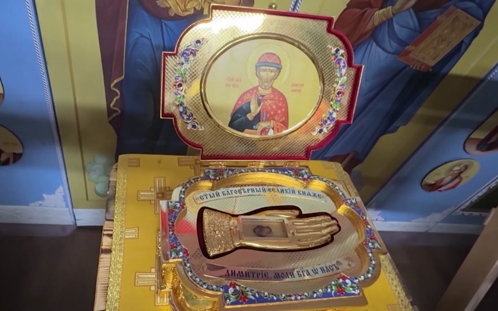 На передовую к бойцам группировки "Север" доставили мощи Дмитрия Донского
