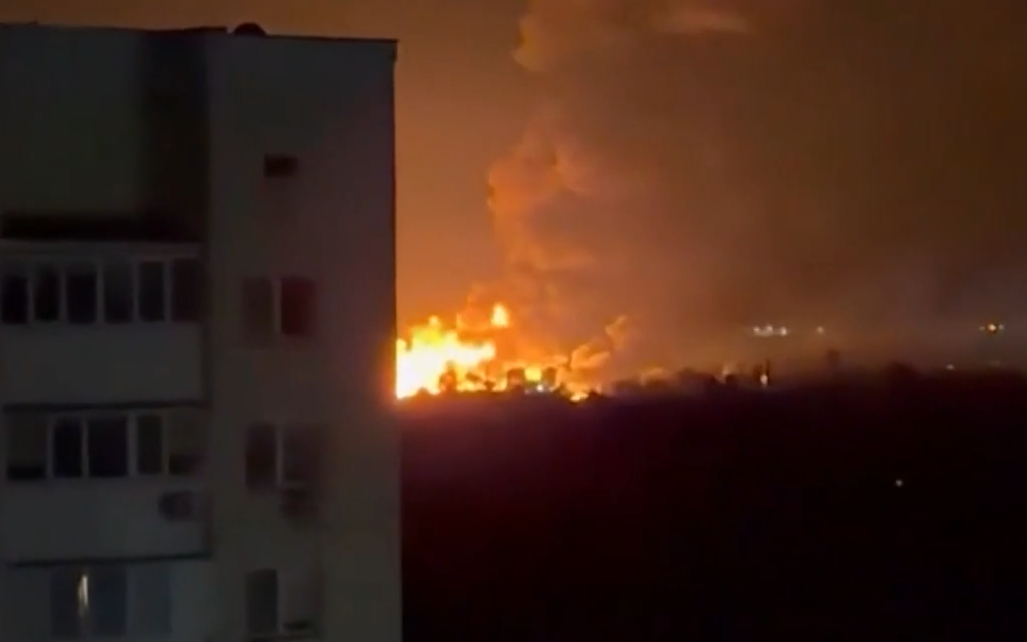 В Харьковской области войска "Север" освободили Малую Волчью; Киевские склады и заводы подверглись удару; порт Черноморск атакован.