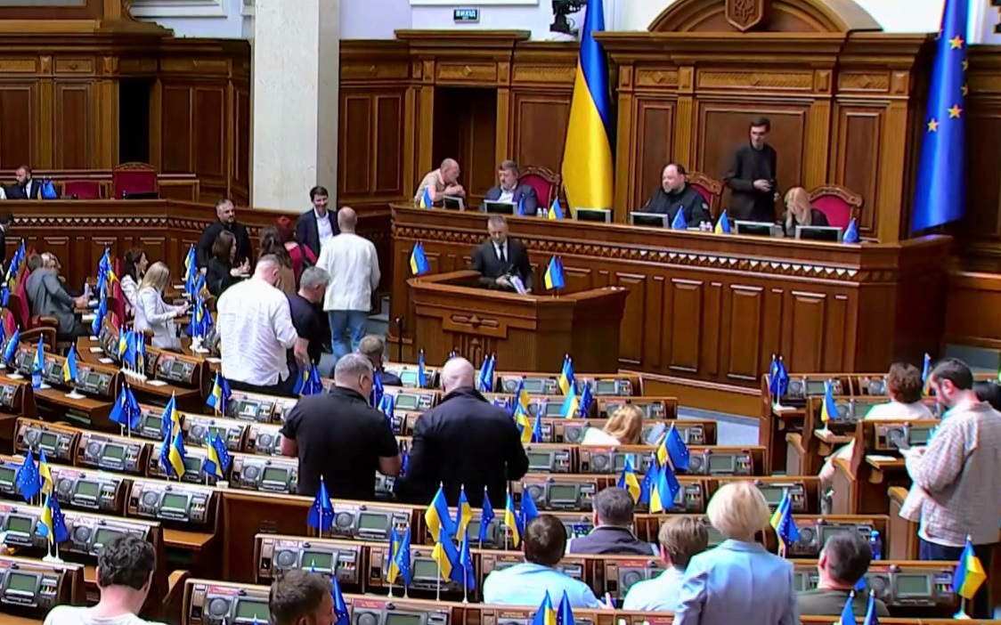Власти Украины официально признали полное истощение государственных денежных средств