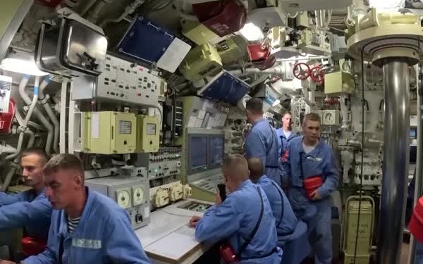Подводная лодка "Уфа" успешно завершила учения в Японском море. США одобрили санкции против России и Ирана