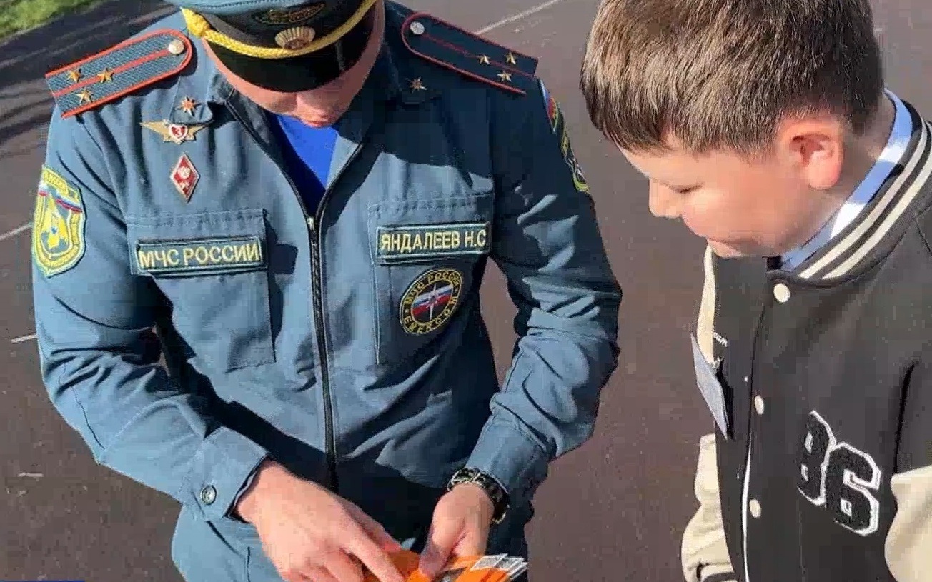 Показательные занятия по пожарной безопасности провели для школьников Семёновки