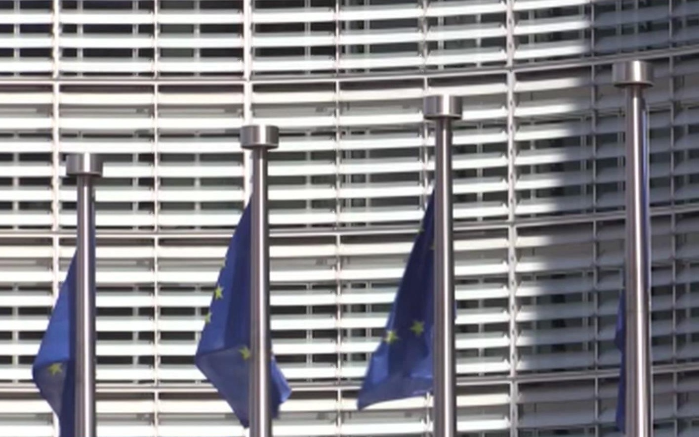 Евросоюз выделил Украине 220 миллиардов евро, но Киев требует больше: Европа сталкивается с внутренними протестами.