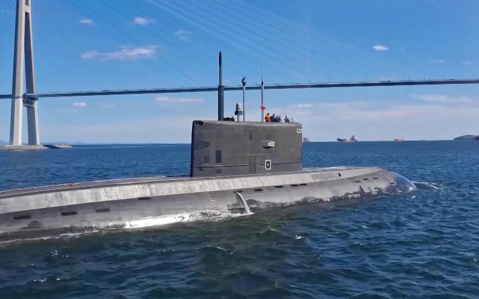 Подводная лодка "Уфа" успешно завершила учения в Японском море.
