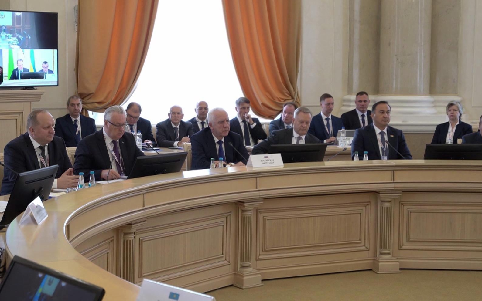 Более 60 тысяч госслужащих осуждены за коррупцию в России за последние 5 лет
