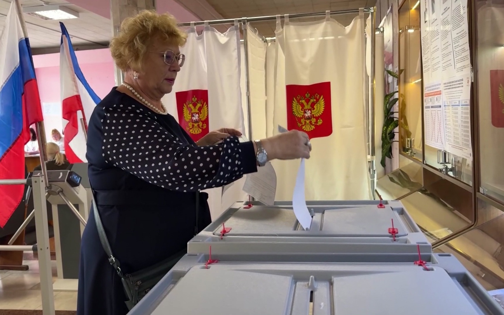 Угрозы и запугивания со стороны неонацистов обернулись ростом явки на избирательных пунктах Крыма