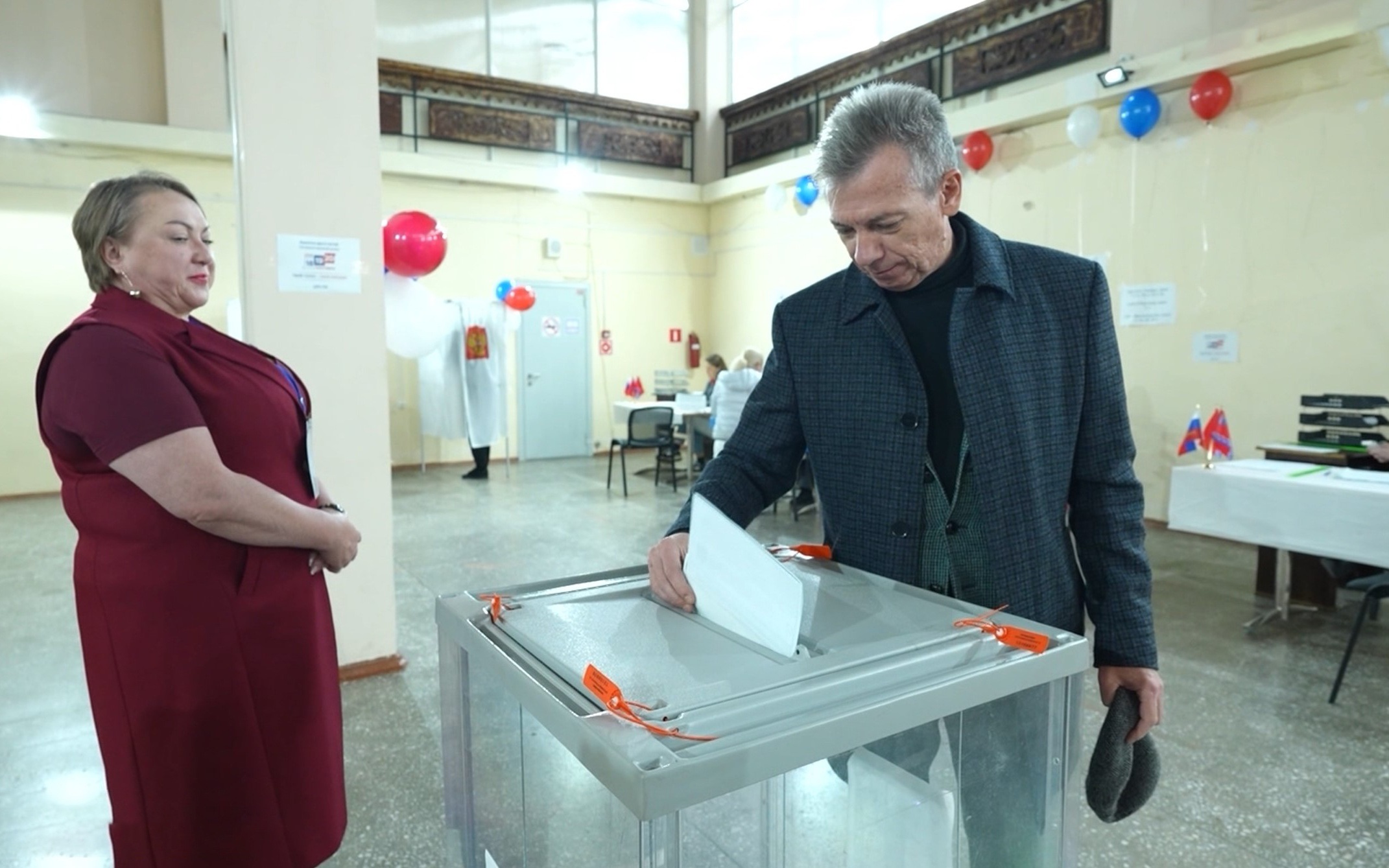 Председатель Общественной палаты Магаданской области проголосовал и оценил работу УИК