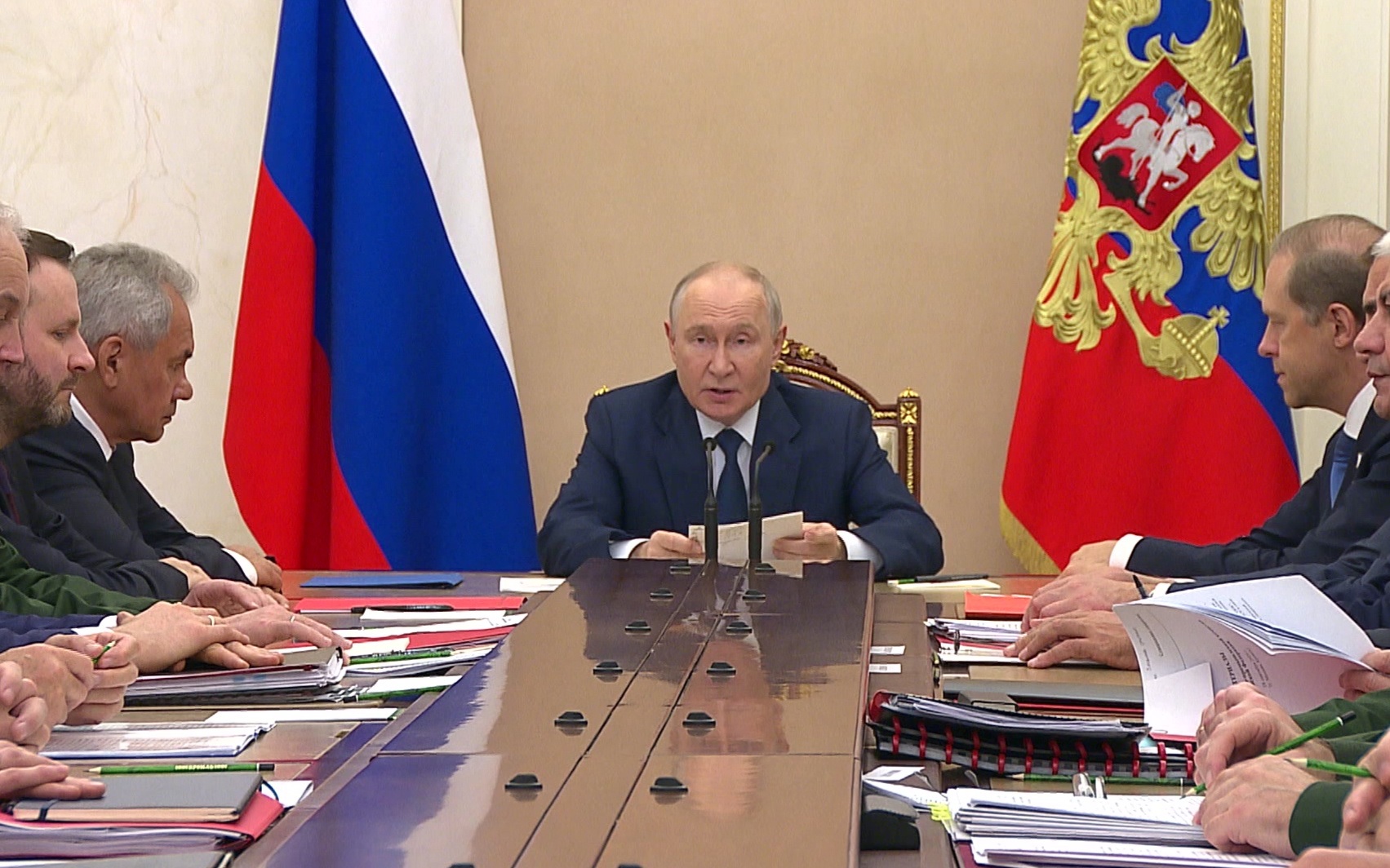 Путин обвиняет Киев в препятствовании мирным переговорам и использовании украинцев как пушечное мясо