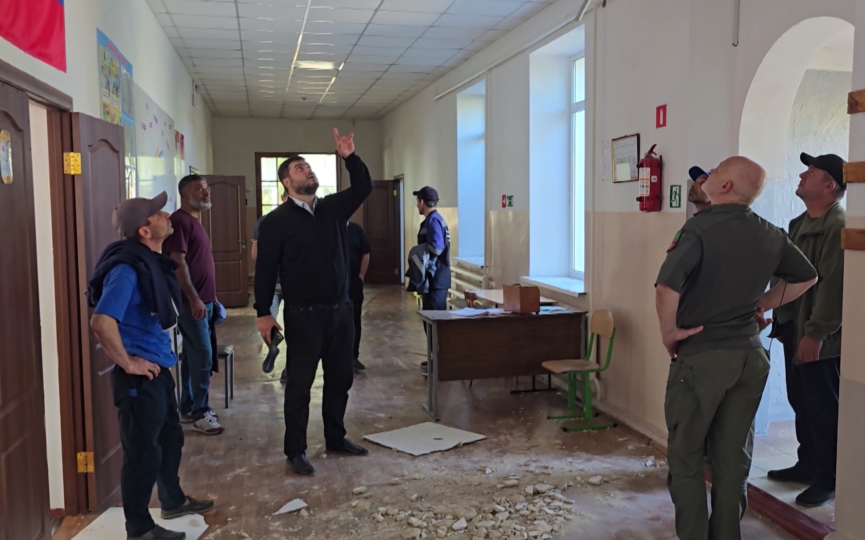 Атака на школу в Запорожье: выборы продолжаются под обстрелами