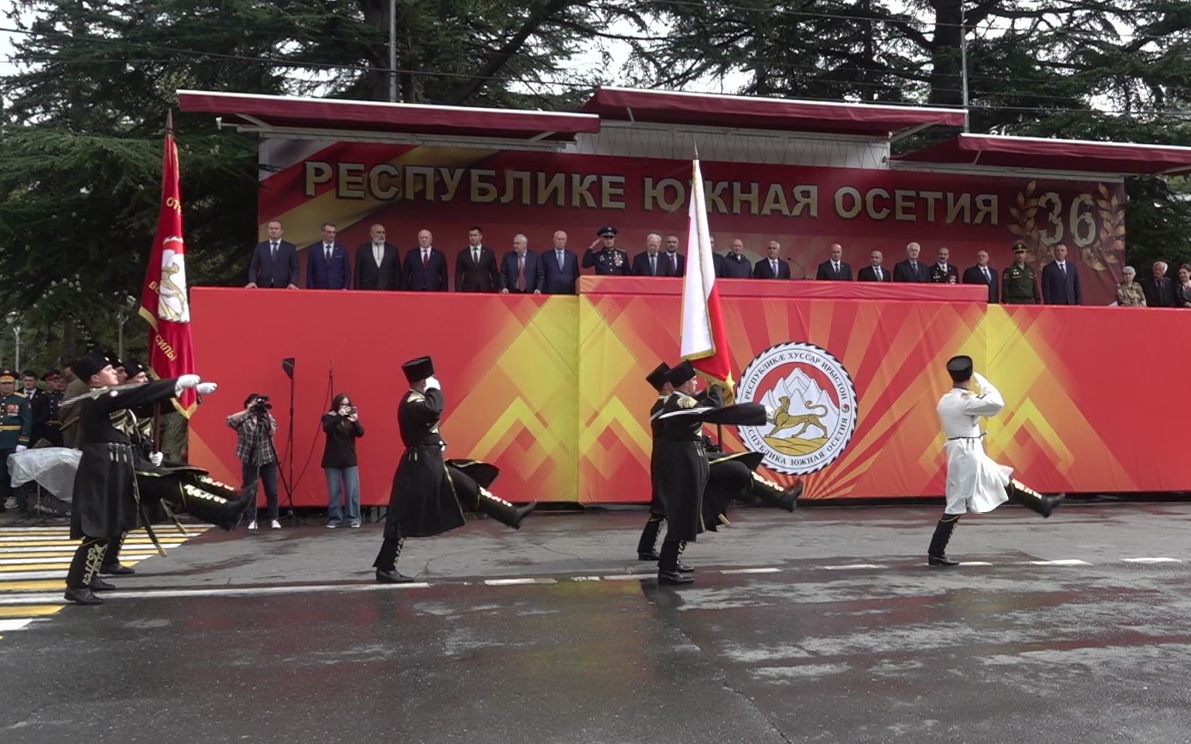 Празднование Дня Республики в Южной Осетии: Военный Парад и Укрепление Союза с Россией