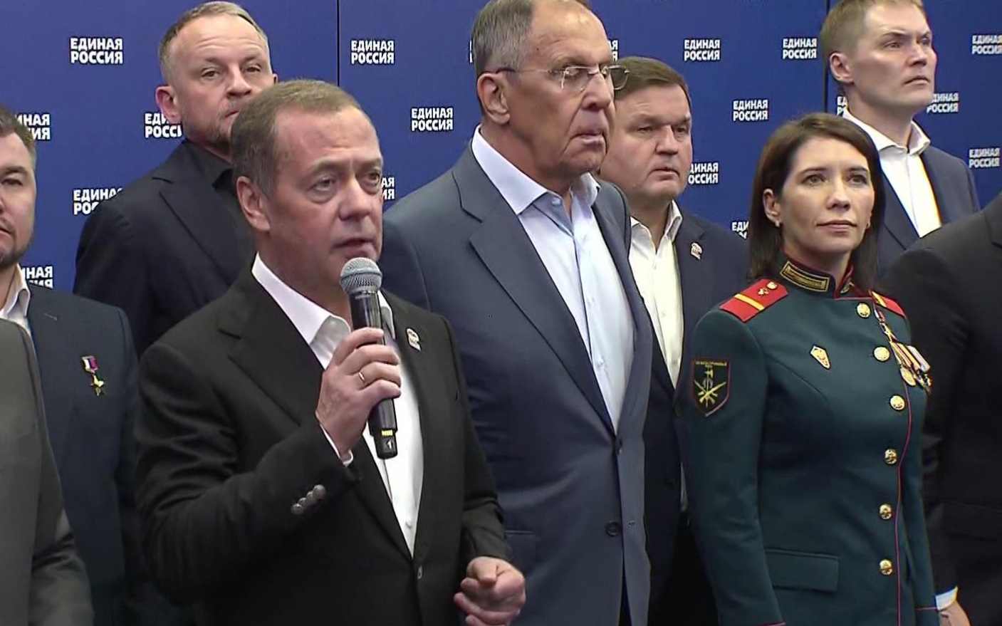 Федеральный Ситуационный штаб "Единой России" в Москве стал главной точкой прямых включений
