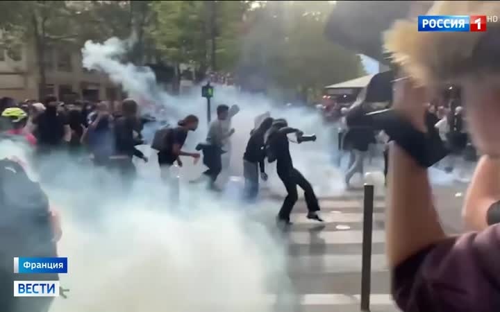 Марш в Варшавке, протесты во Франции, непогода на Сицилии