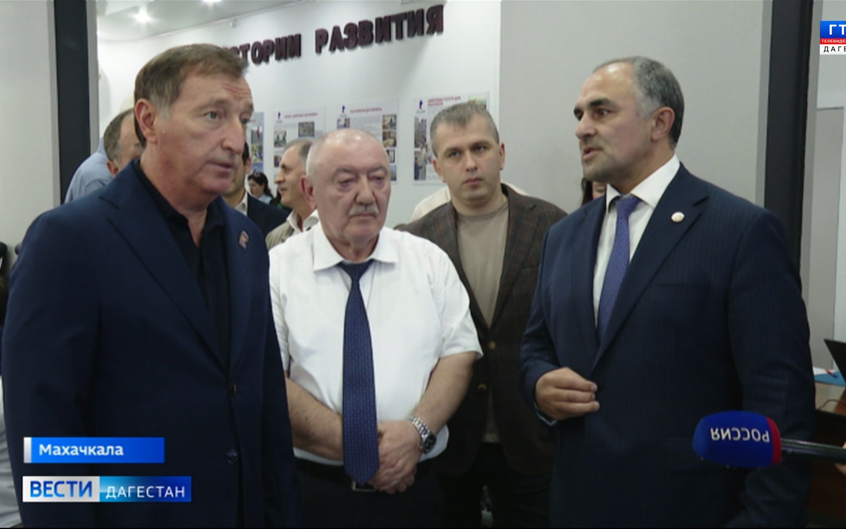 За ходом работы Центра общественного наблюдения сегодня знакомился и Заур Аскендеров