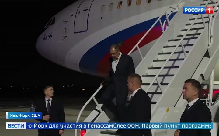 Сергей Лавров прибыл в Нью-Йорк для участия в Генассамблее ООН и встреч с Рубио по Украине