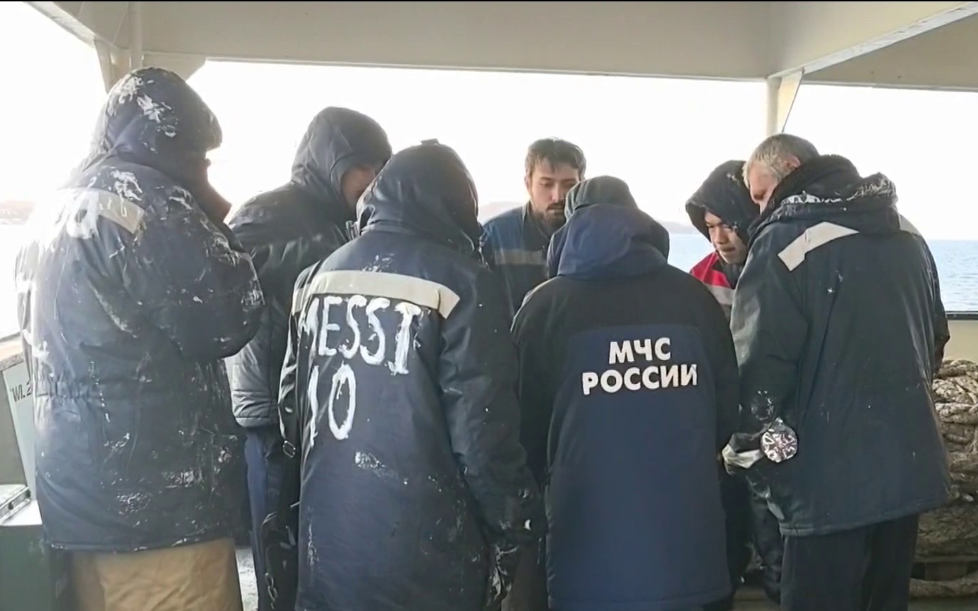 У берегов Камчатки загорелось рыболовное судно "Триумф"