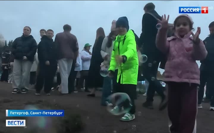 Осенний праздник фонтанов в Петергофе: путешествие в мир детства и традиций