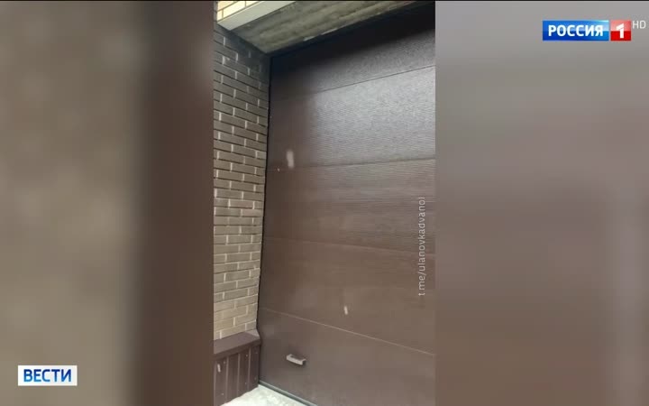 В бухте Спокойной затонул катер, в Находке затопило улицы, а Байкал покрылся снегом.