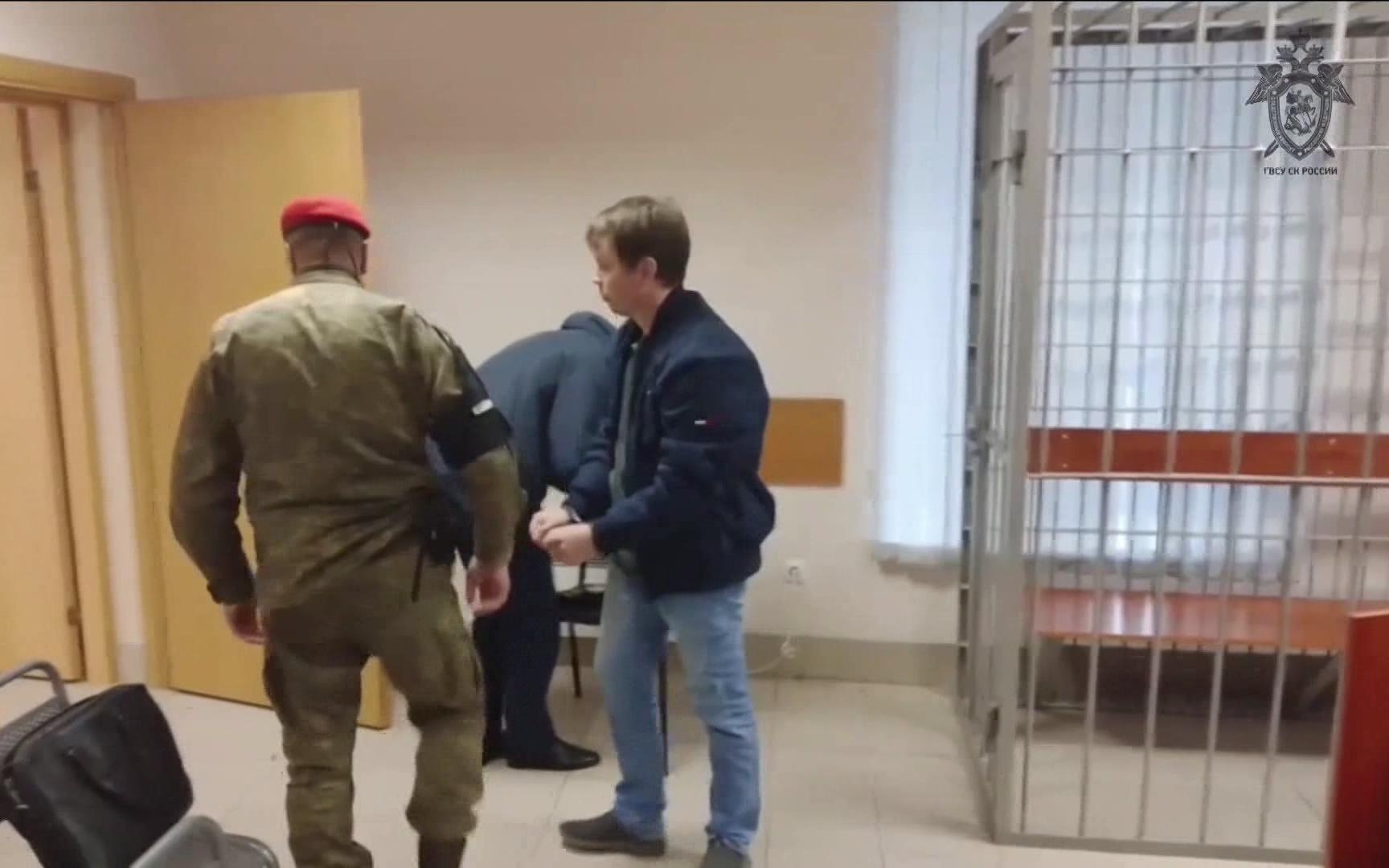Экс-директора УК военного городка отправили в СИЗО по обвинению в мошенничестве