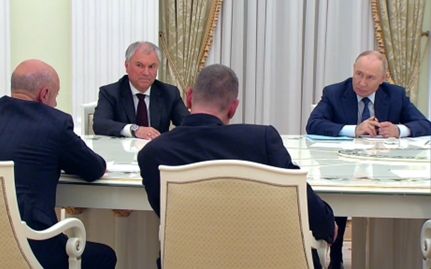 Путин встретился с лидерами партий и подвел итоги выборов в Госдуму