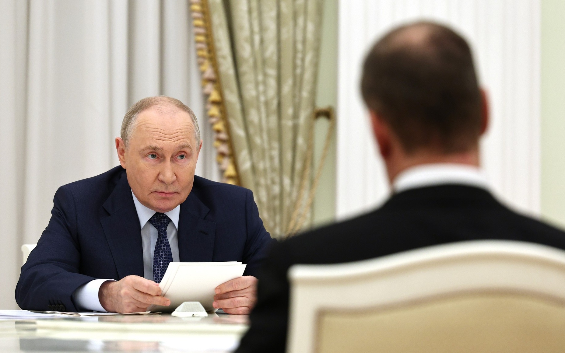 Президент Путин провел в Кремле встречу с лидерами прошедших в Госдуму партий