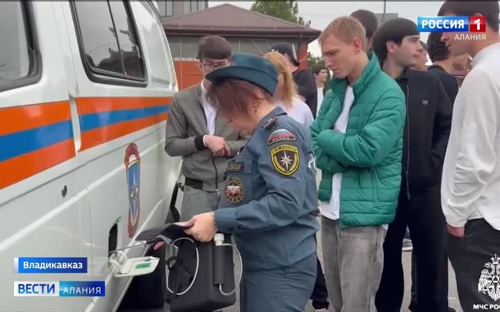 Студенты Владикавказского государственного многоотраслевого техникума посетили испытательную пожарную лабораторию и пожарно-спасательную часть №2.