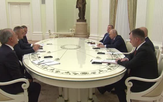 Владимир Путин обсудил с лидерами Республики Сербской укрепление стратегического партнерства