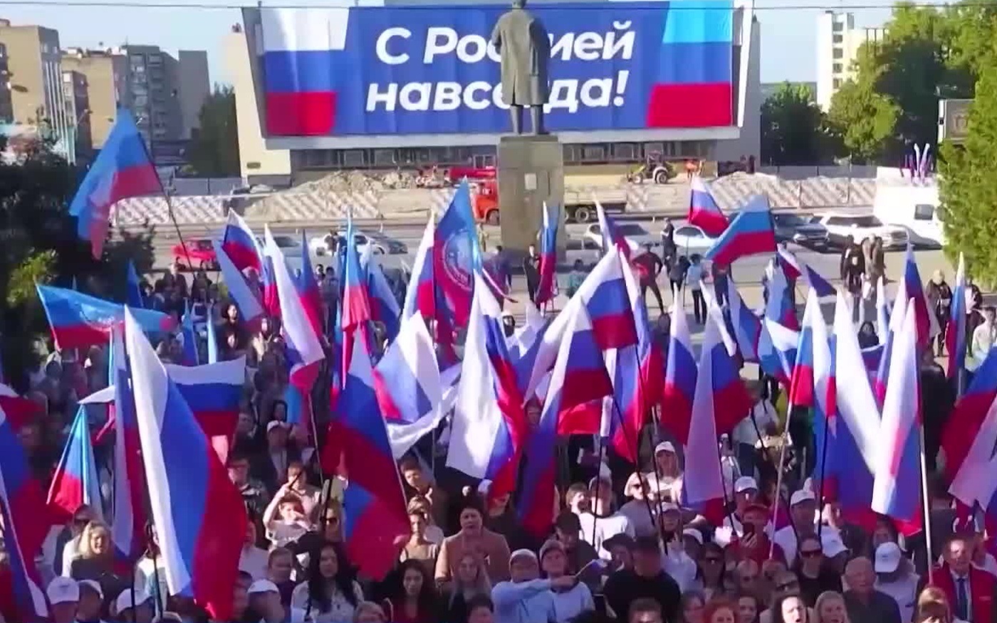 Четыре года вместе: Россия и Донбасс — изменения и празднование