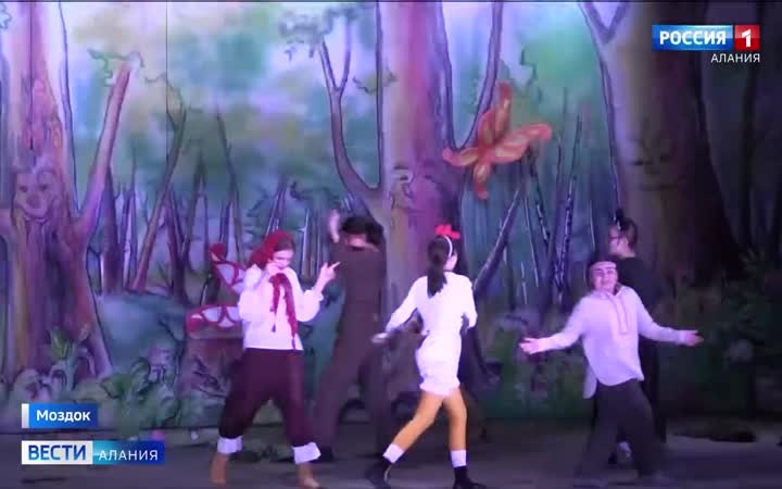 Моздокский детский театр «Синяя птица» прошел отборочный этап 33-го ежегодного Всероссийского молодежного фестиваля-конкурса любительских театральных коллективов «Театральная завалинка»