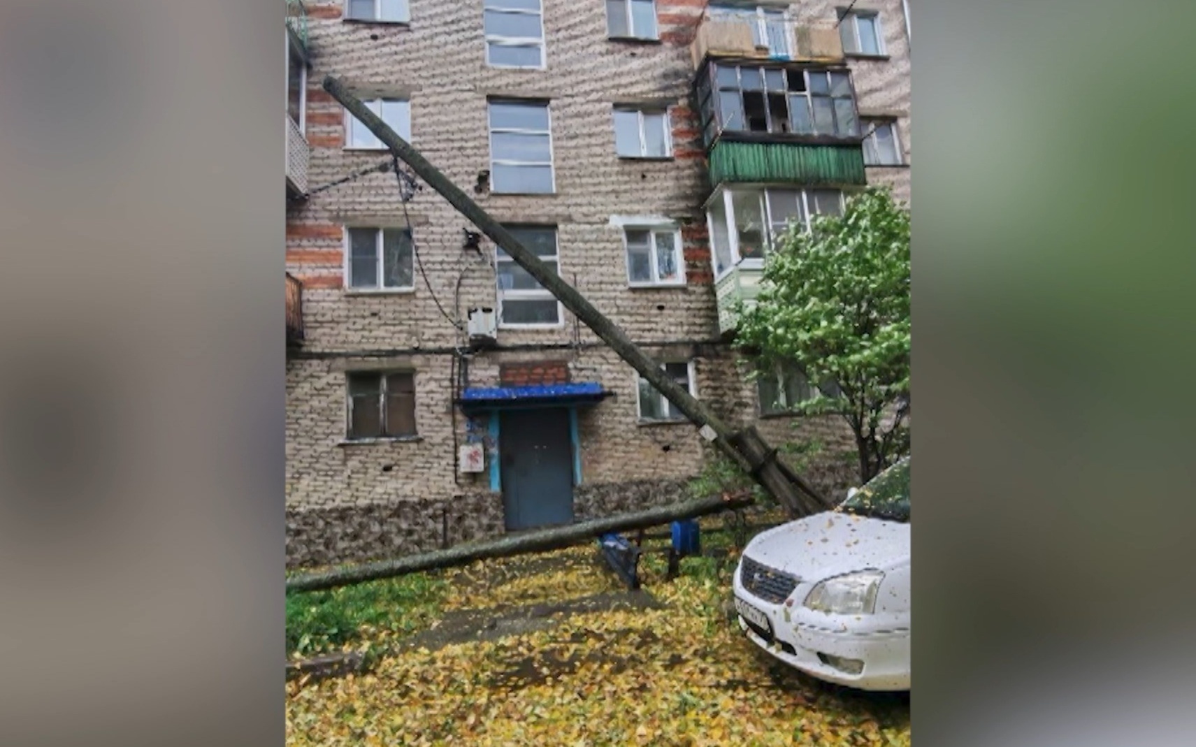 Осенние бури и туманы охватили Россию
