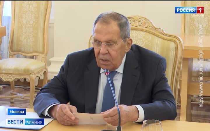 Министр иностранных дел России Сергей Лавров провел встречу с коллегой из Южной Осетии Ахсаром Джиоевым