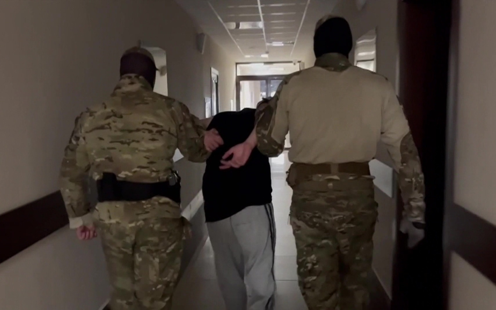 В Крыму ФСБ обезвредила агента украинских спецслужб, собиравшего данные о ПВО и военных объектах